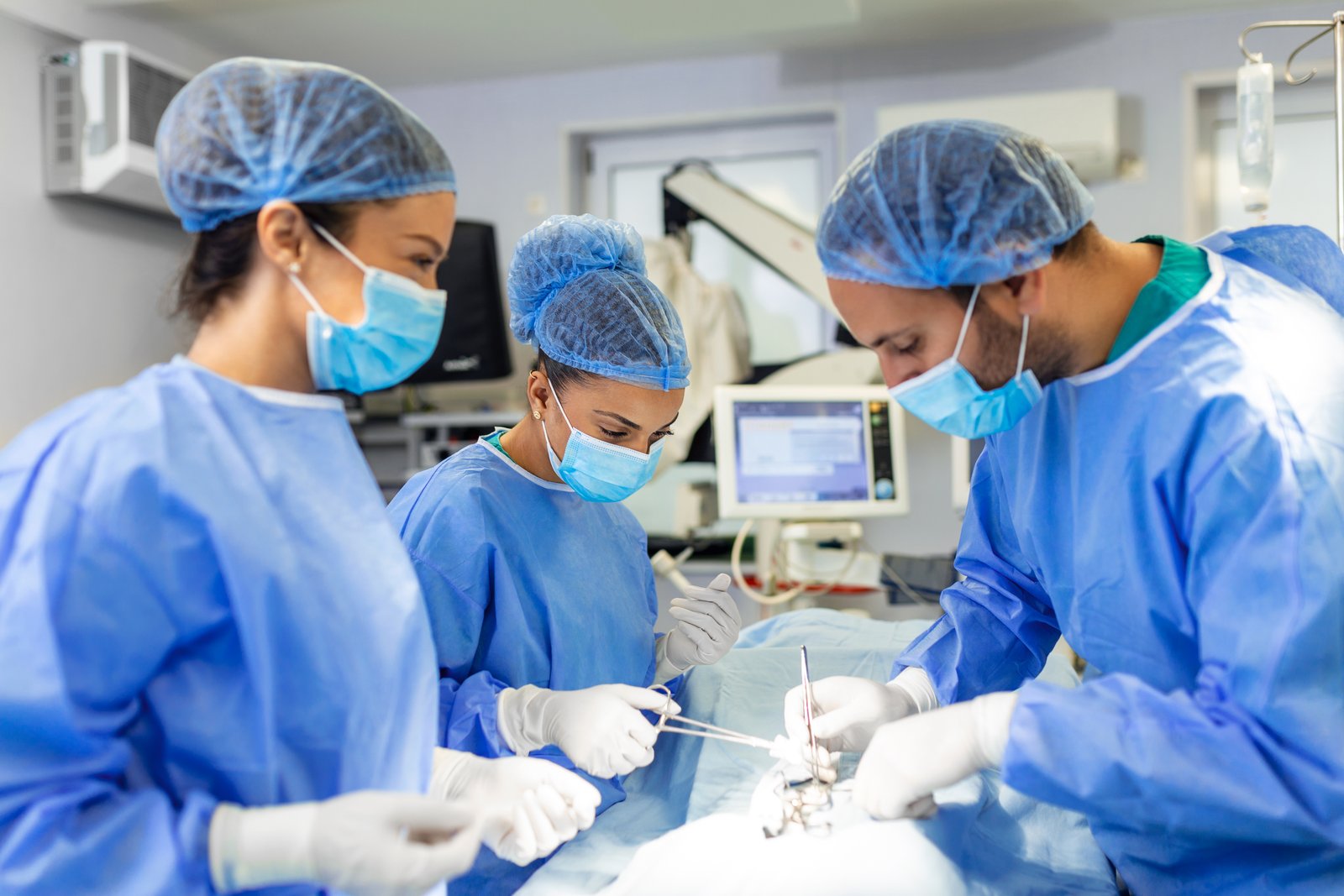 ENDOSCOPIC & MINIMALLY INVASIVE NEUROSURGERY